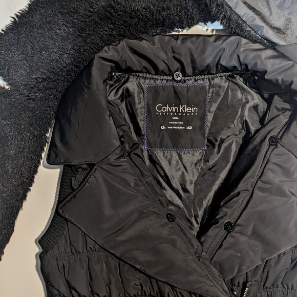 Calvin Klein | Women's Black Puffer Vest With Removable Collar Sherpa Fur - Picture 4 of 6